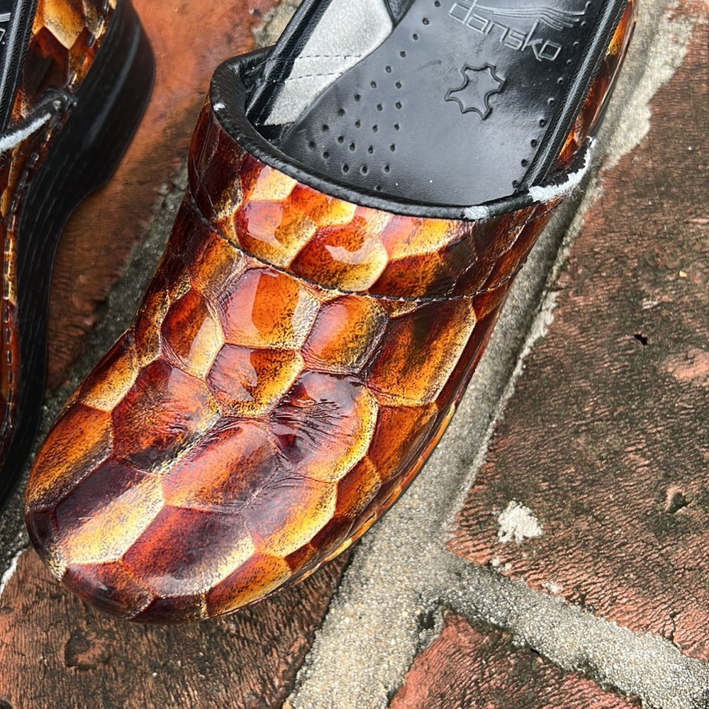 Dansko slip on clogs size 6 (36) - Picture 9 of 9